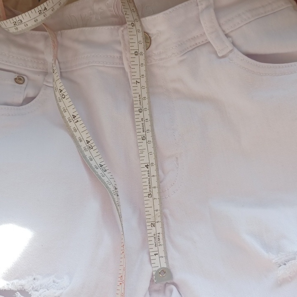 Puzzle Jeans White, Distressed. Ladies, Size 9/10 Midrise, 30" inseam, 30" waist - Picture 8 of 8